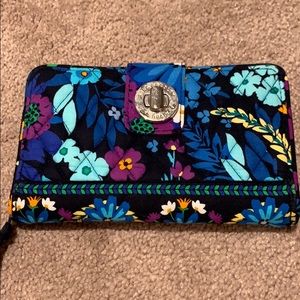 Vera Bradley wallet GREAT CONDITION